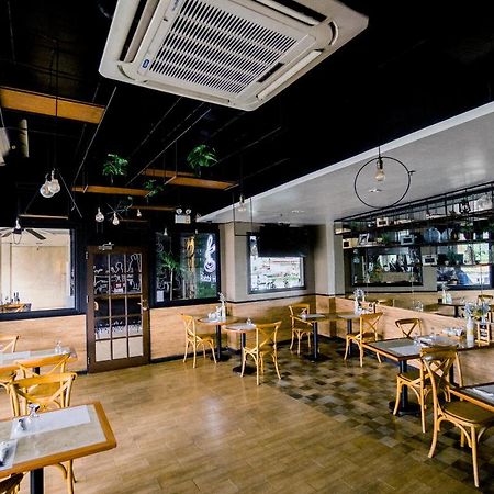 Goldberry Suites & Hotel Mactan Đảo Mactan Ngoại thất bức ảnh