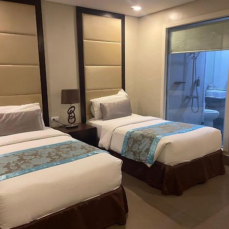 Goldberry Suites & Hotel Mactan Đảo Mactan Ngoại thất bức ảnh