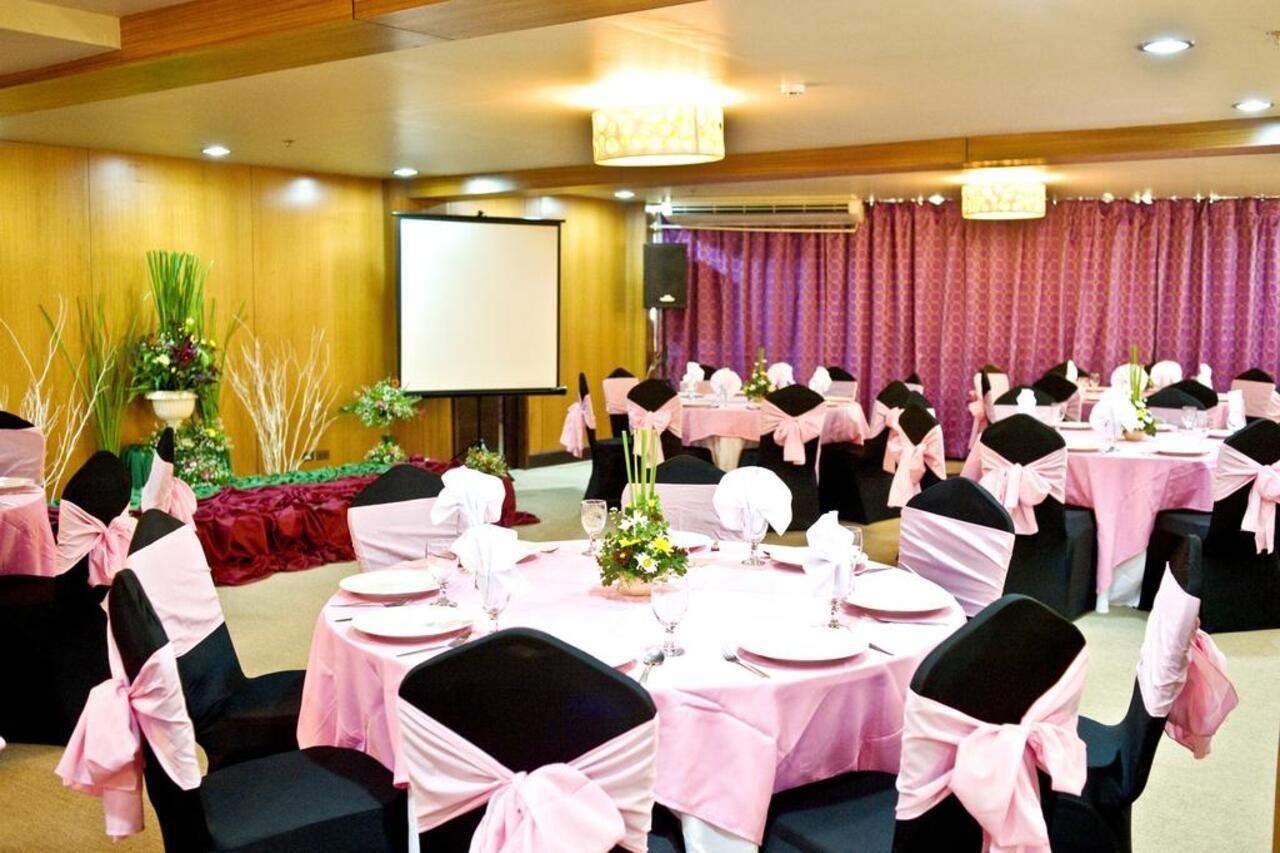 Goldberry Suites & Hotel Mactan Đảo Mactan Ngoại thất bức ảnh