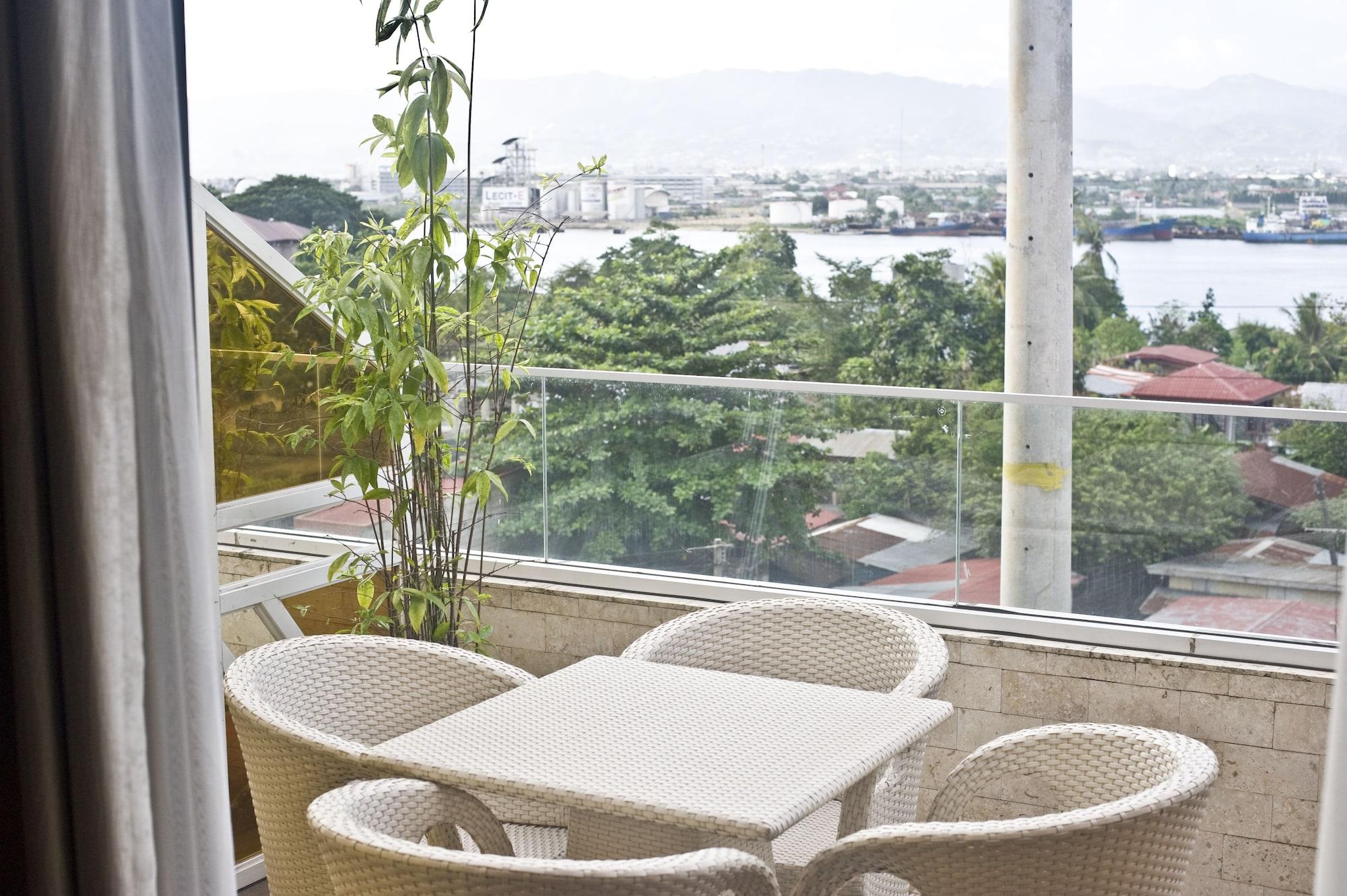 Goldberry Suites & Hotel Mactan Đảo Mactan Ngoại thất bức ảnh