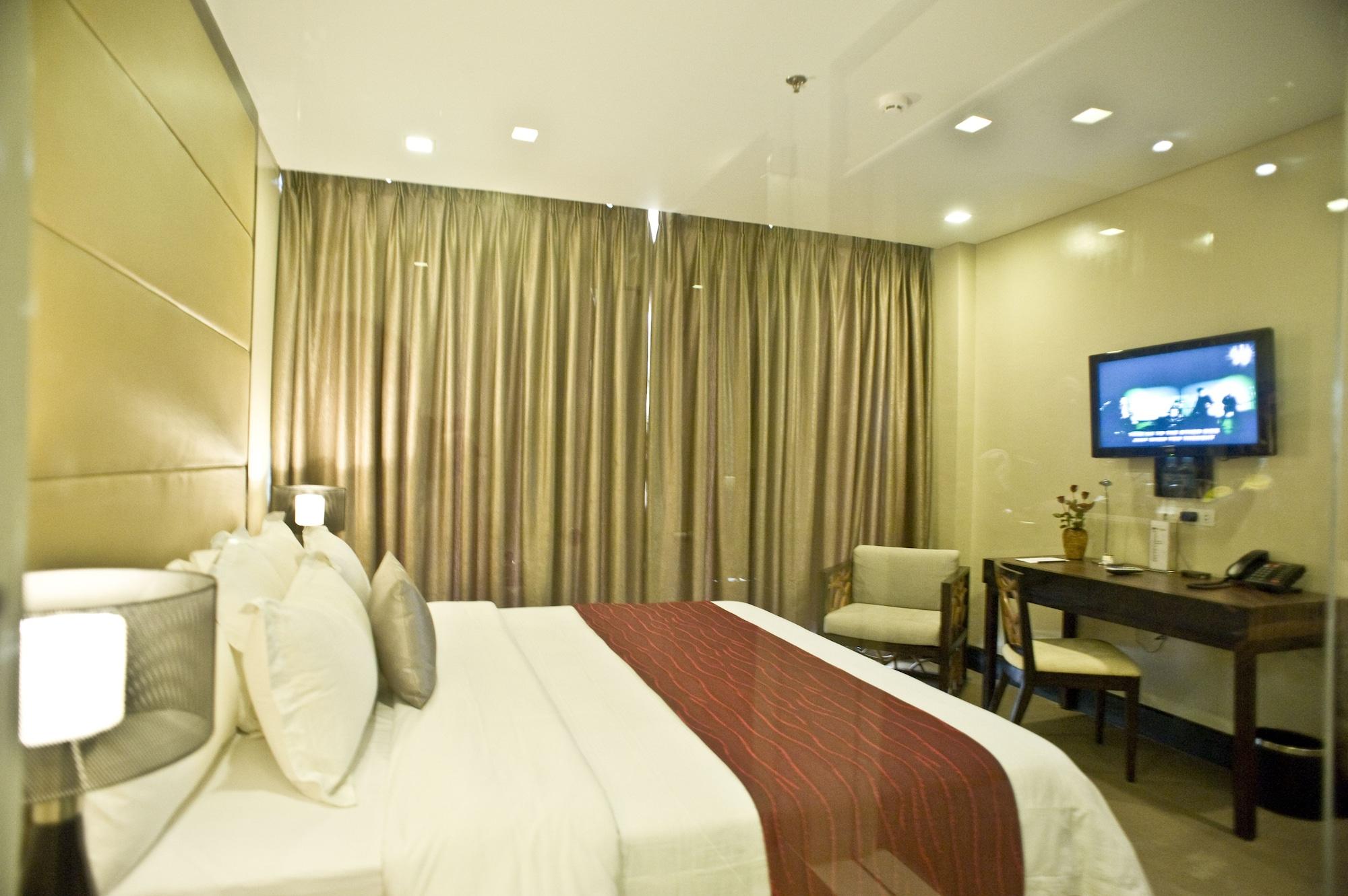 Goldberry Suites & Hotel Mactan Đảo Mactan Ngoại thất bức ảnh
