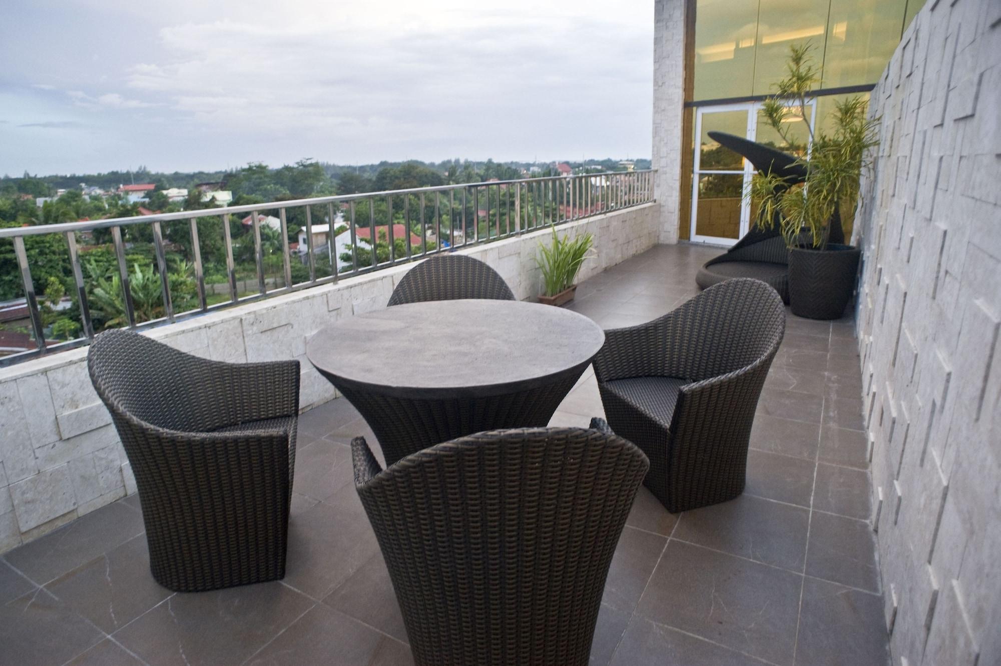 Goldberry Suites & Hotel Mactan Đảo Mactan Ngoại thất bức ảnh