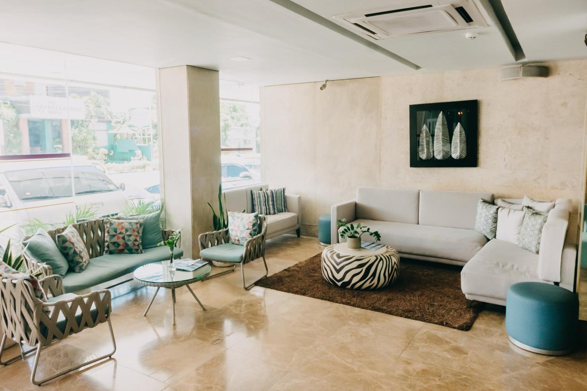 Goldberry Suites & Hotel Mactan Đảo Mactan Ngoại thất bức ảnh