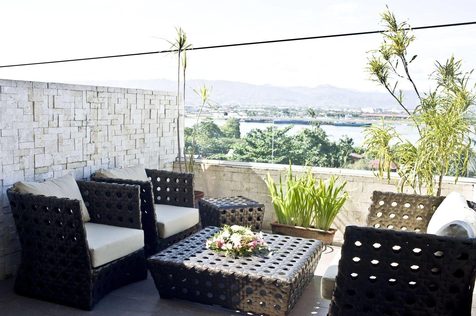 Goldberry Suites & Hotel Mactan Đảo Mactan Ngoại thất bức ảnh