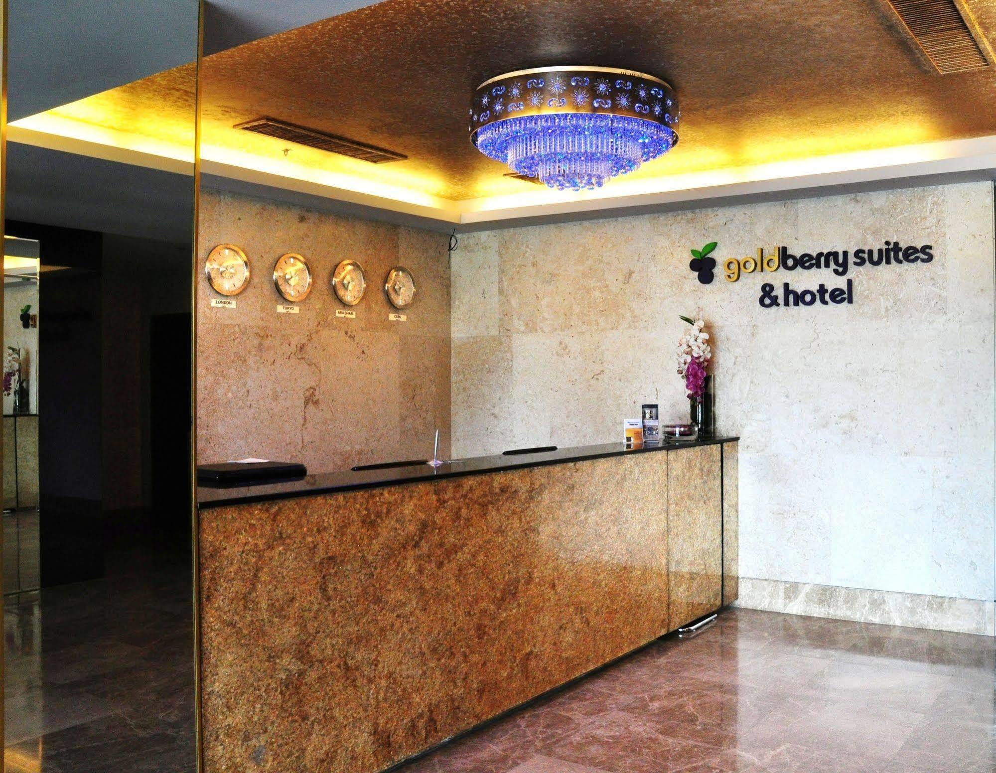 Goldberry Suites & Hotel Mactan Đảo Mactan Ngoại thất bức ảnh