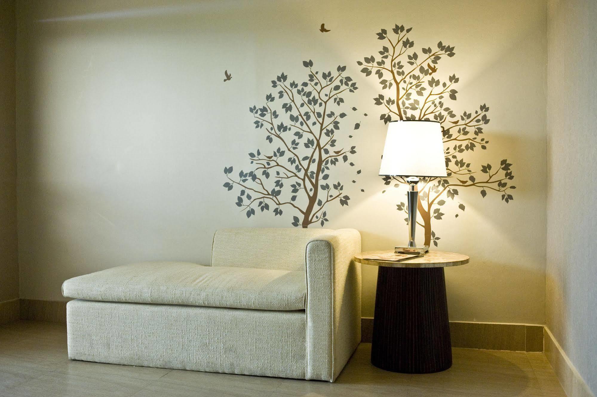 Goldberry Suites & Hotel Mactan Đảo Mactan Ngoại thất bức ảnh