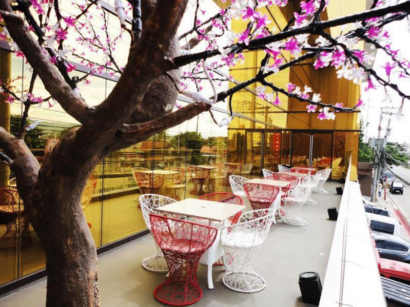 Goldberry Suites & Hotel Mactan Đảo Mactan Ngoại thất bức ảnh